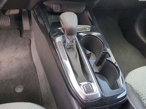 Used 2025 Chevrolet Trax LT w/ LT Convenience Package FWD image 15