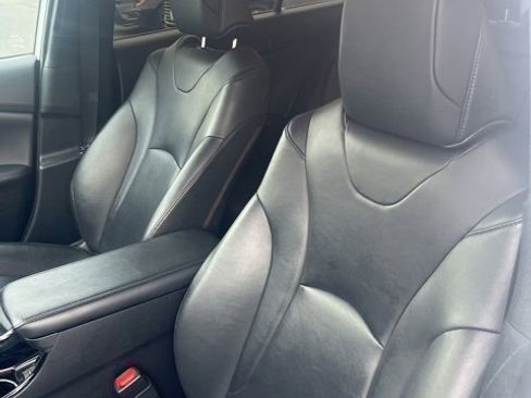 Used 2021 Toyota Prius image 11