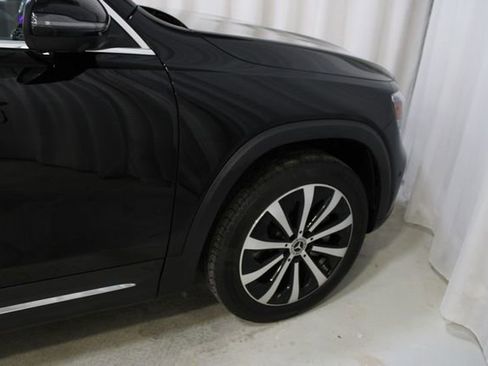 Used 2022 Mercedes-Benz GLB 250 4MATIC w/ Premium Package Lite image 37