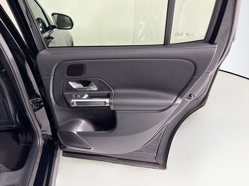 Certified 2025 Mercedes-Benz GLB 250 4MATIC image 28
