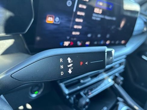 Certified 2025 Chevrolet Traverse LT image 21