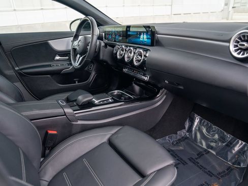Used 2021 Mercedes-Benz CLA 250 4MATIC image 24