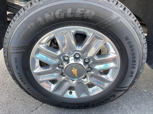 Used 2025 Chevrolet Silverado 2500 High Country w/ High Country Premium Package image 20