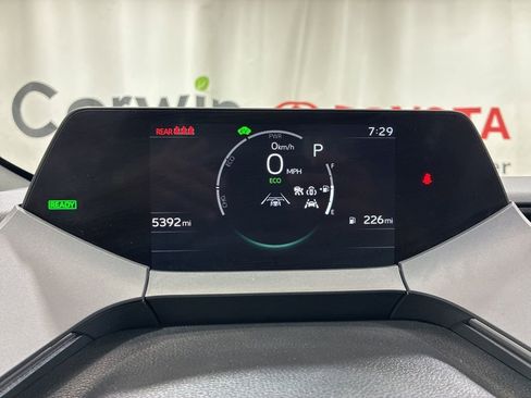 Used 2025 Toyota Prius LE AWD/4WD image 28