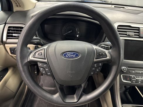 Used 2018 Ford Fusion SE w/ Fusion SE Technology Package image 35