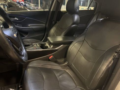 Used 2018 Chevrolet Volt Premier FWD image 23