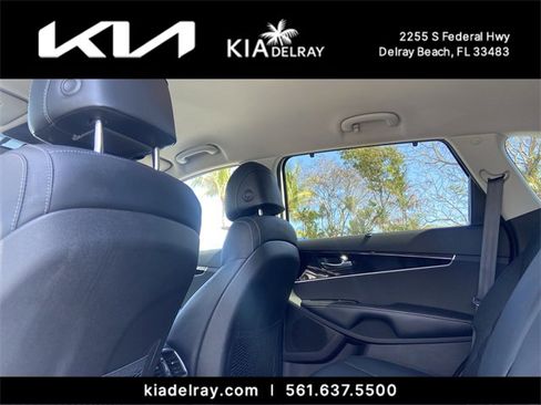Used 2017 Kia Sorento EX image 15