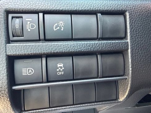 Used 2025 Toyota Tacoma TRD Off-Road AWD/4WD image 25