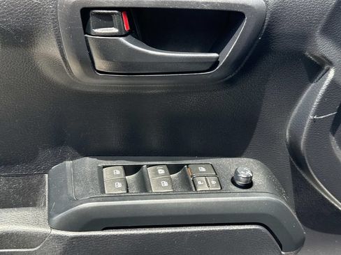 Used 2019 Toyota Tacoma SR w/ SR Convenience Package RWD image 19
