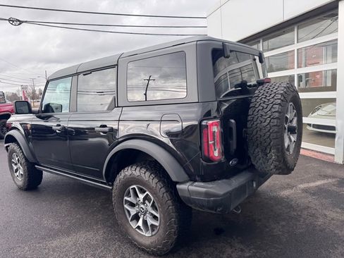 Used 2024 Ford Bronco Badlands image 2