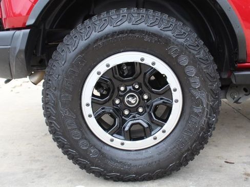 Used 2021 Ford Bronco Badlands w/ Sasquatch Package image 11