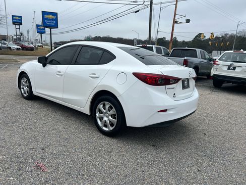 Used 2018 MAZDA MAZDA3 Sport image 16