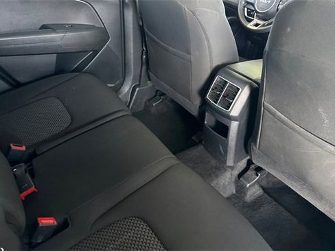 Used 2024 Kia Sportage LX image 18