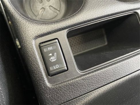 Used 2018 Nissan Rogue SV image 14