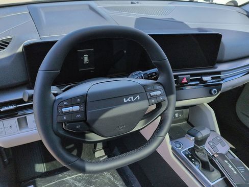 New 2026 Kia Sportage EX w/ EX Panorama Roof Package FWD image 9