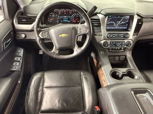 Used 2019 Chevrolet Suburban LT RWD image 8