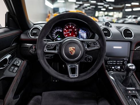 Used 2018 Porsche 718 Boxster GTS RWD image 13