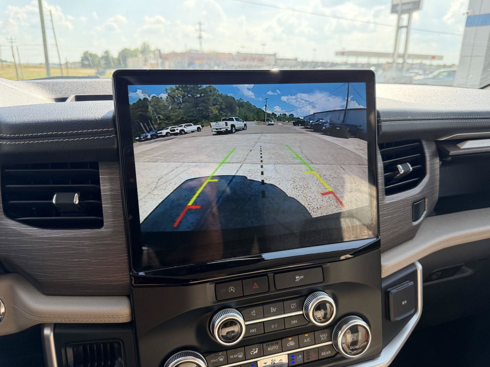 Used 2024 Ford Expedition Limited AWD/4WD image 16