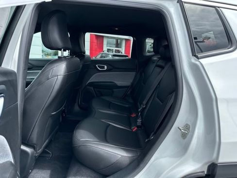 Used 2024 Jeep Compass Latitude AWD/4WD image 18