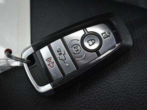 Certified 2019 Ford F250 Lariat w/ Lariat Ultimate Package image 35