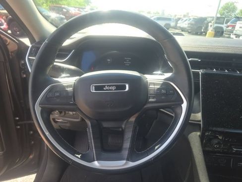 Used 2021 Jeep Grand Cherokee L Limited AWD/4WD image 30