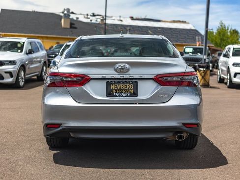 Used 2022 Toyota Camry XLE FWD image 8