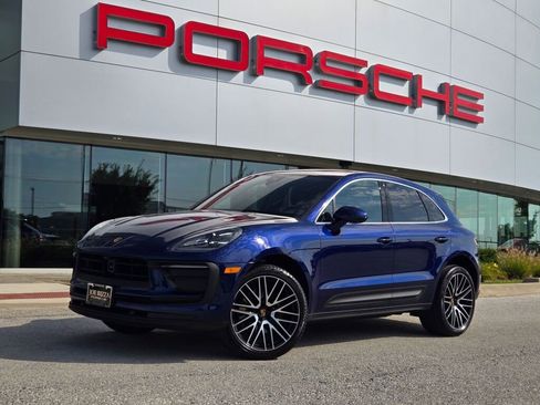 Used 2025 Porsche Macan image 1