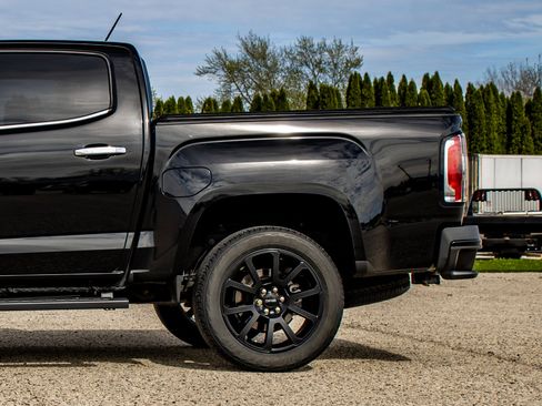 Used 2022 GMC Canyon Denali w/ Denali Black Edition Package AWD/4WD image 41