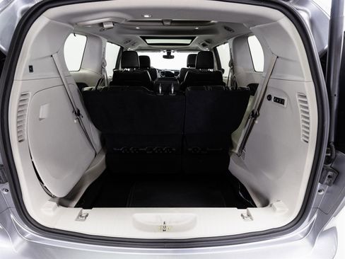 Used 2019 Chrysler Pacifica Limited image 12