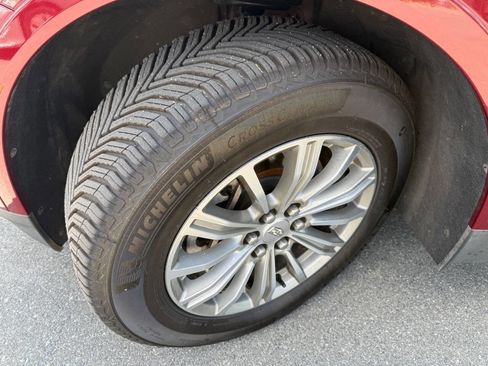 Used 2017 Cadillac XT5 Luxury w/ Driver Awareness Package FWD image 24