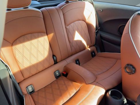 Certified 2023 MINI Cooper 2-Door Hardtop w/ Signature Upholstery Package image 29