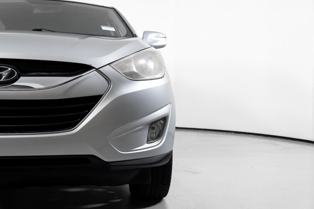 Used 2010 Hyundai Tucson Limited w/ Premium Pkg 4 FWD image 19