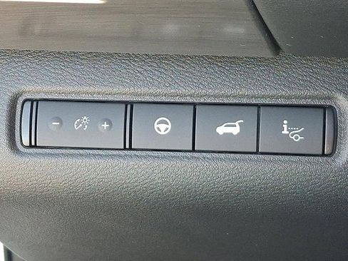 Used 2024 Nissan Pathfinder Platinum image 24