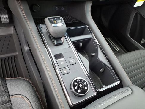 New 2025 Nissan Pathfinder Rock Creek image 8