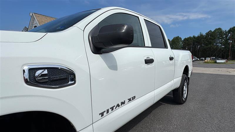 Used 2017 Nissan Titan S AWD/4WD image 11