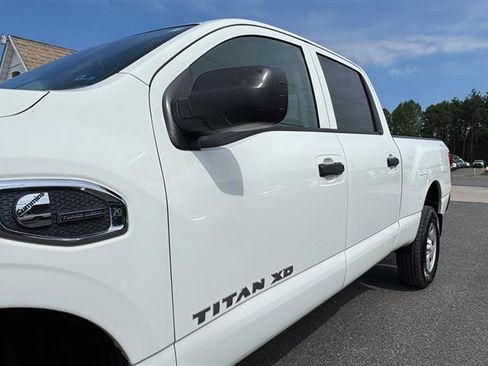 Used 2017 Nissan Titan S AWD/4WD image 11
