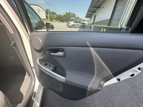 Used 2011 Toyota Prius Five image 13