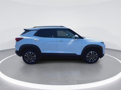 Used 2024 Chevrolet TrailBlazer LT image 9