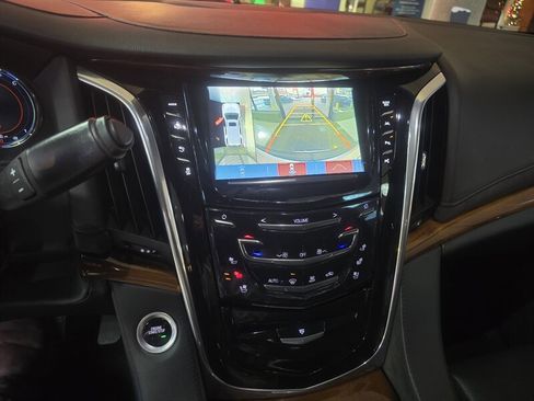 Used 2017 Cadillac Escalade ESV Premium Luxury image 27
