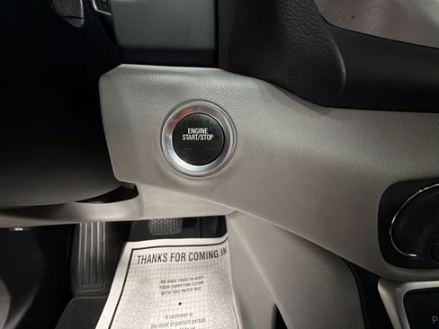 Used 2023 GMC Terrain SLE w/ Driver Convenience Package image 16