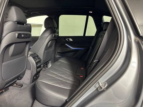 Used 2025 BMW X5 xDrive40i w/ M Sport Package AWD/4WD image 19