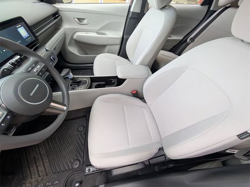 New 2026 Hyundai Kona SE image 11