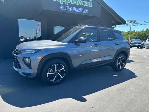 Used 2021 Chevrolet TrailBlazer RS w/ Technology Package image 4
