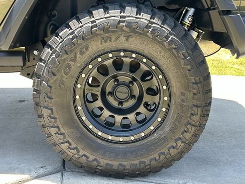 New 2025 Jeep Wrangler Unlimited Rubicon w/ Safety Group AWD/4WD image 10