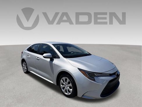 Used 2024 Toyota Corolla LE FWD image 1