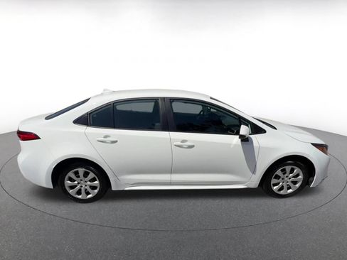 Used 2025 Toyota Corolla LE FWD image 16