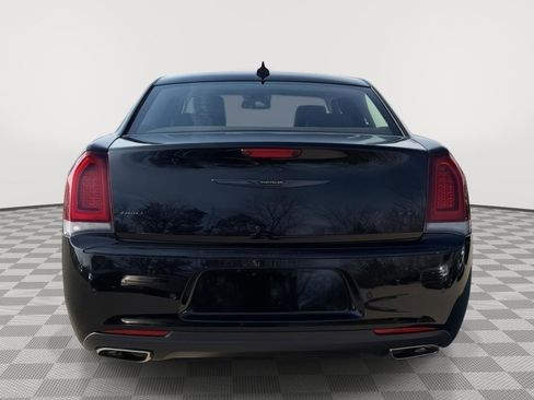Used 2023 Chrysler 300 Touring L w/ Popular Equipment Group image 4