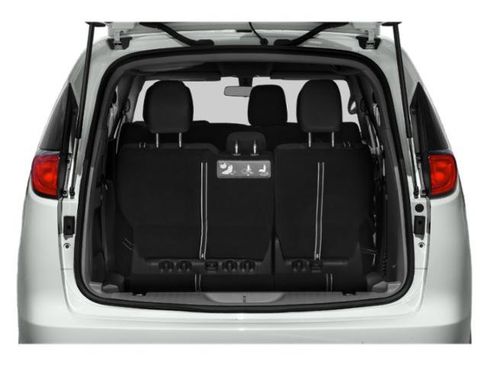 Certified 2020 Chrysler Voyager L FWD image 11