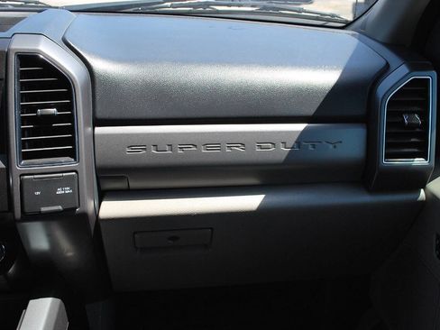 Used 2022 Ford F350 XLT w/ XLT Premium Package AWD/4WD image 34
