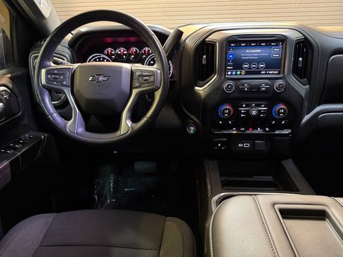 Used 2022 Chevrolet Silverado 1500 RST AWD/4WD image 4